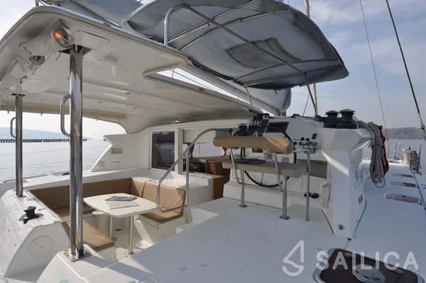 Lagoon 421 - Yacht Charter Sailica