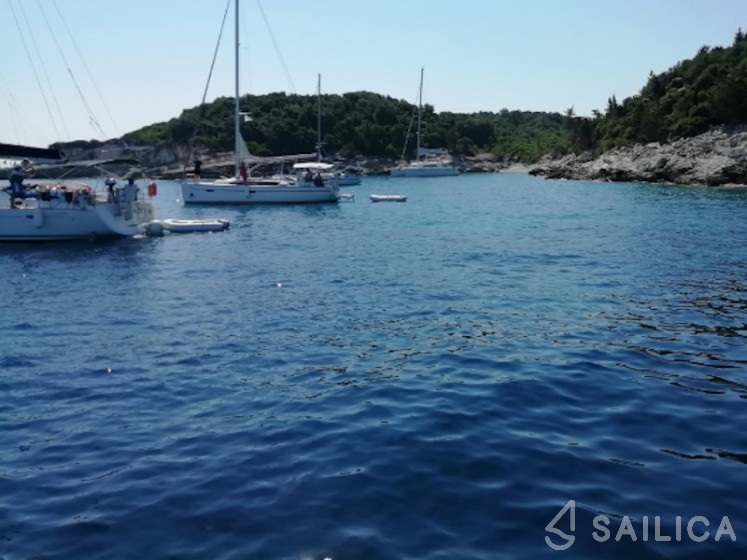 Sun Odyssey 39 DS - Yacht Charter Sailica