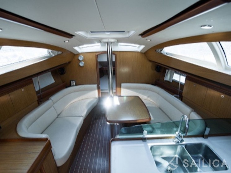 Sun Odyssey 39 DS - Yacht Charter Sailica