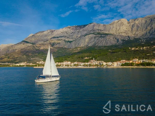 Bavaria 40 Cruiser - Yacht Charter Sailica