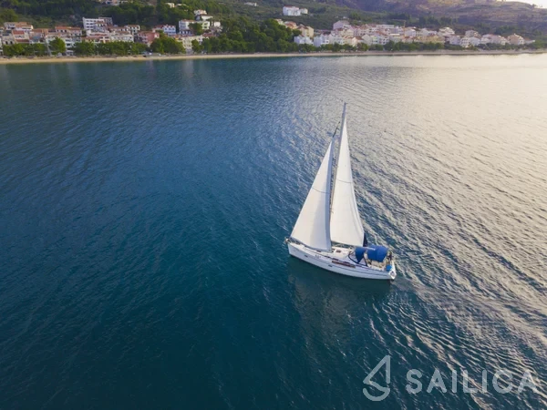 Bavaria 40 Cruiser - Yacht Charter Sailica