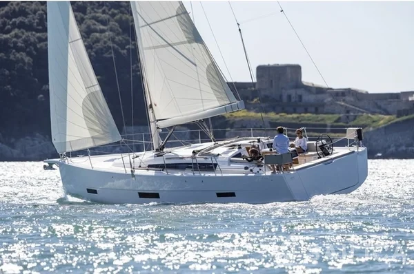 Dufour 430 - Yacht Charter Sailica