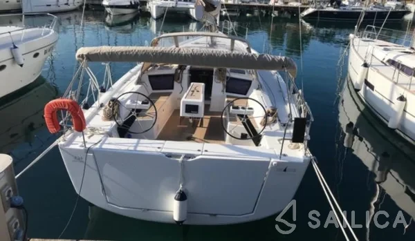 Dufour 430 - Yacht Charter Sailica