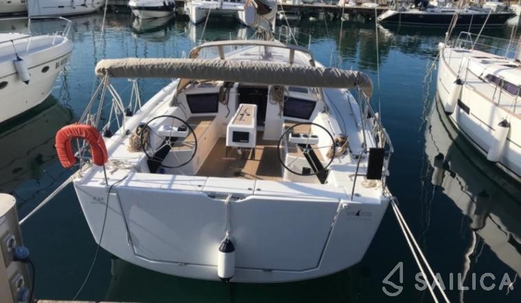 Dufour 430 - Yacht Charter Sailica