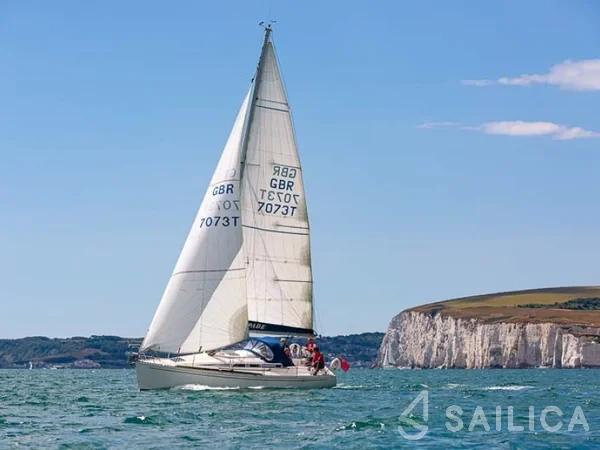 Elan 333 - Yacht Charter Sailica