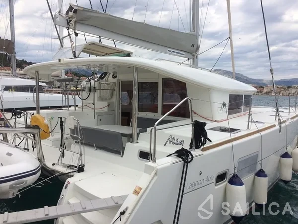 Lagoon 400 - Yacht Charter Sailica