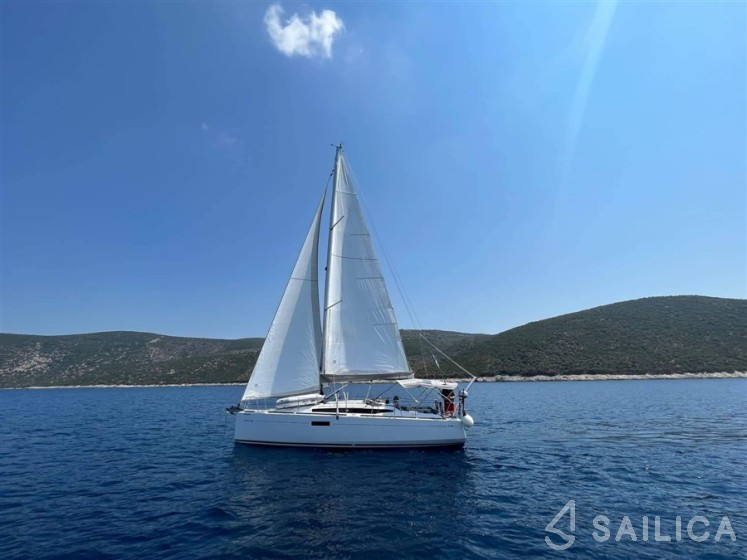 Sun Odyssey 349 - Yacht Charter Sailica