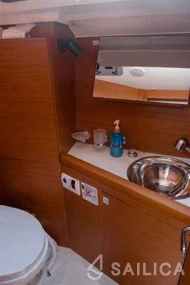 Sun Odyssey 349 - Yacht Charter Sailica