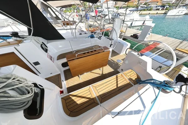 Elan Impression 40.1 - Yacht Charter Sailica