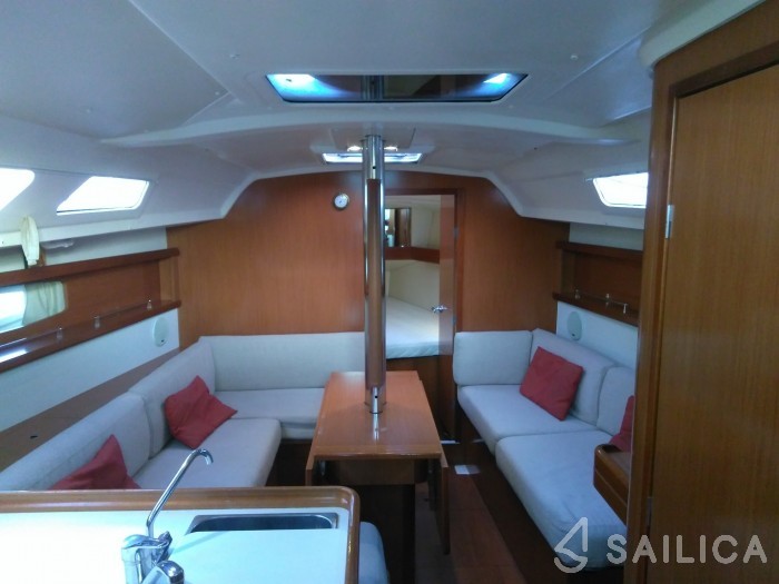 Bavaria 37 Cruiser - Yacht Charter Sailica