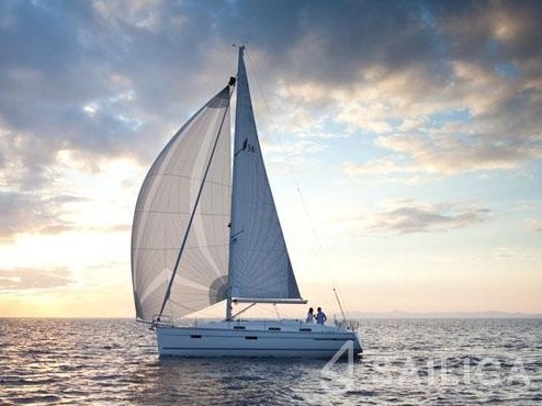 Bavaria 36 Cruiser - Yacht Charter Sailica