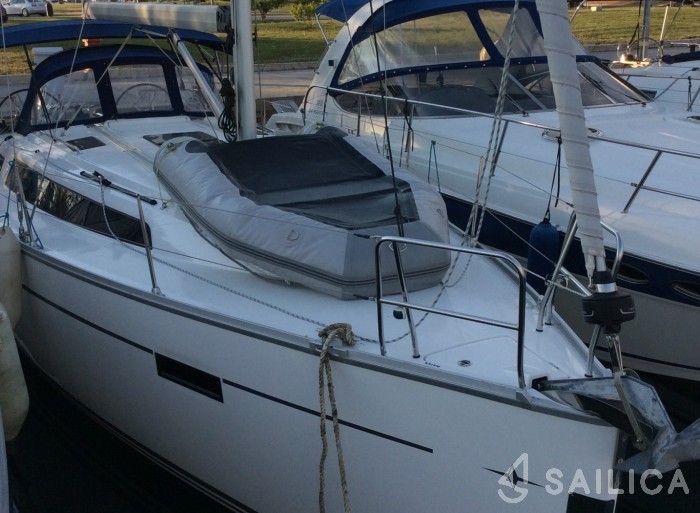 Oceanis 43 - Yacht Charter Sailica