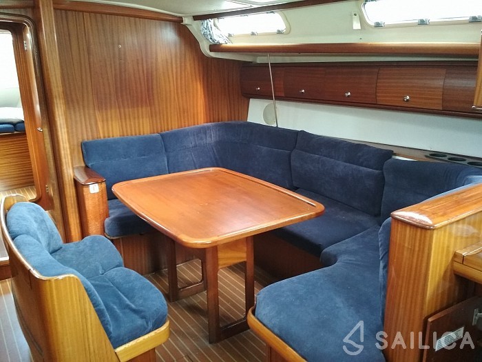 Oceanis 43 - Yacht Charter Sailica