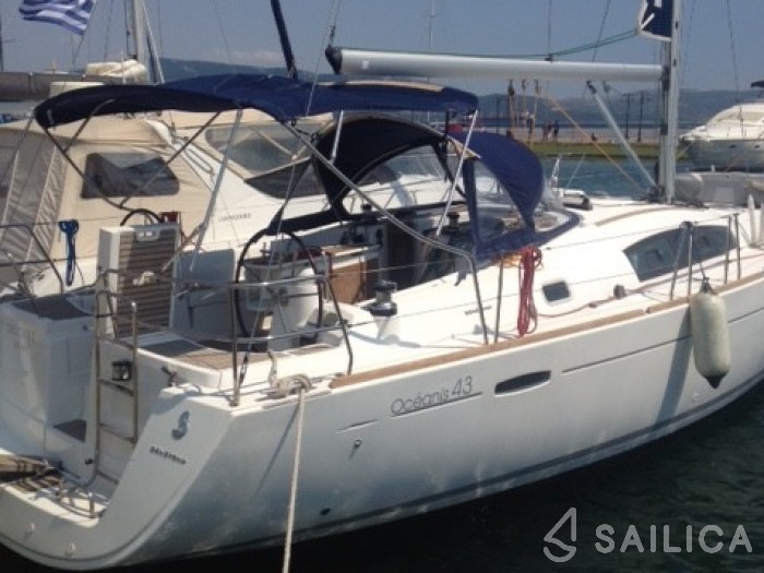 Oceanis 43 - Yacht Charter Sailica