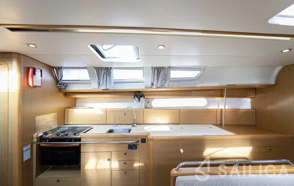 Sun Odyssey 44i - Yacht Charter Sailica