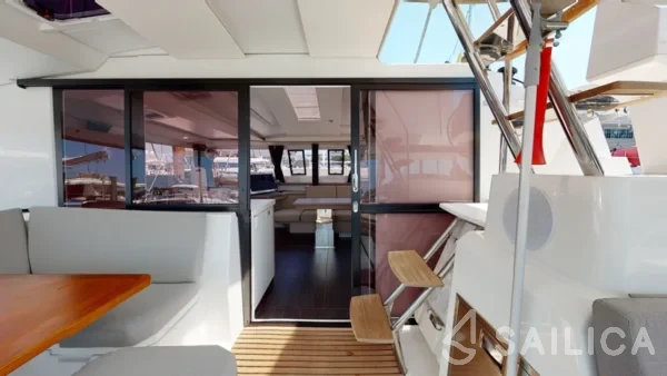 Astréa 42 - Yacht Charter Sailica
