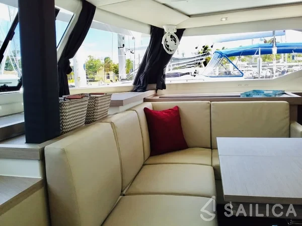 Astréa 42 - Yacht Charter Sailica