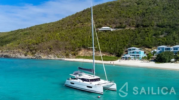 Isla 40 - Yacht Charter Sailica