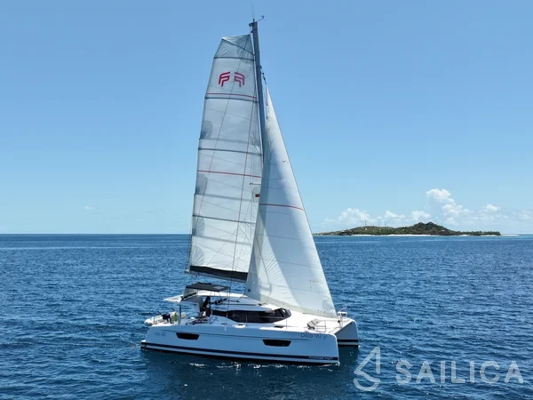 Isla 40 - Yacht Charter Sailica