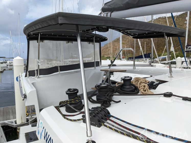 Isla 40 - Yacht Charter Sailica