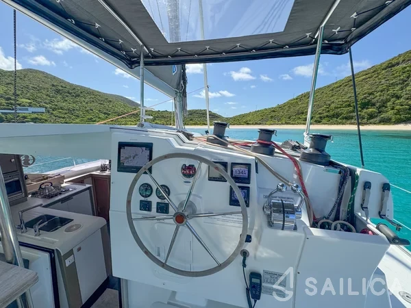 Isla 40 - Yacht Charter Sailica