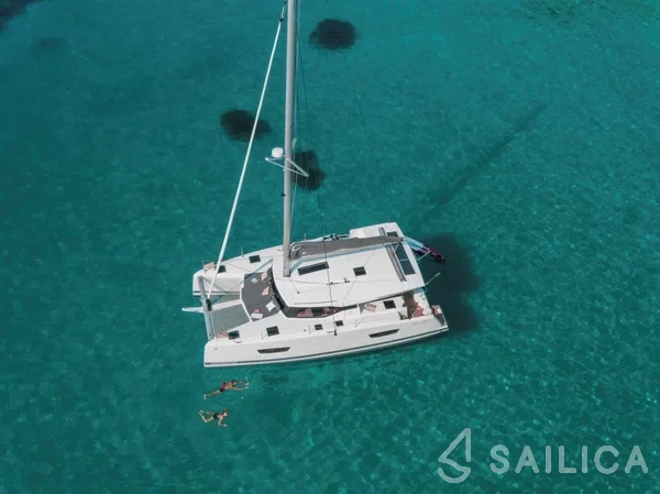 Isla 40 - Yacht Charter Sailica