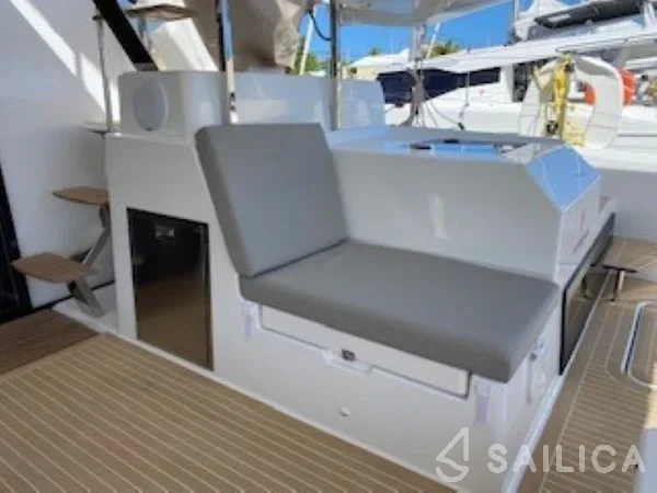 Tanna 47 - Yacht Charter Sailica