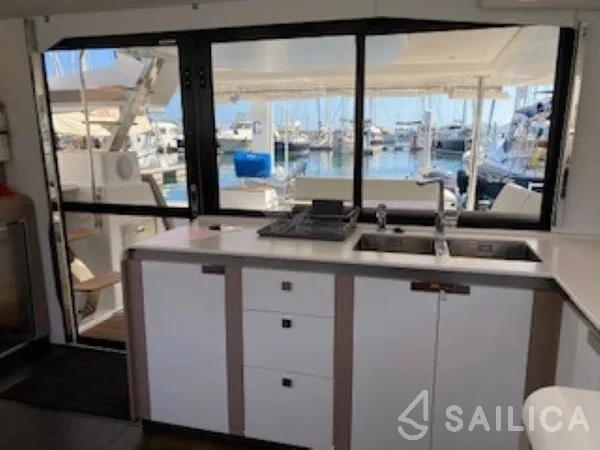 Tanna 47 - Yacht Charter Sailica