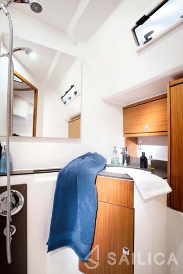 Bavaria 46 Cruiser - Yacht Charter Sailica