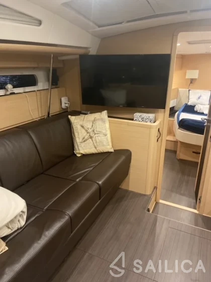 Jeanneau 58 - Yacht Charter Sailica