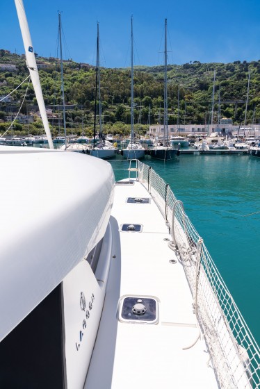 Lagoon 42 - Yacht Charter Sailica
