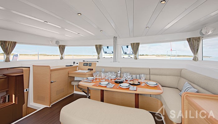 Lagoon 42 - Yacht Charter Sailica