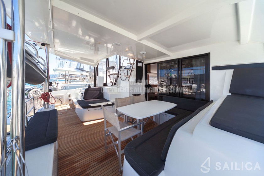 Lagoon 42 - Yacht Charter Sailica