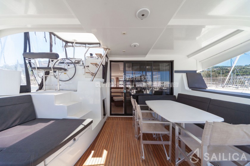 Lagoon 42 - Yacht Charter Sailica
