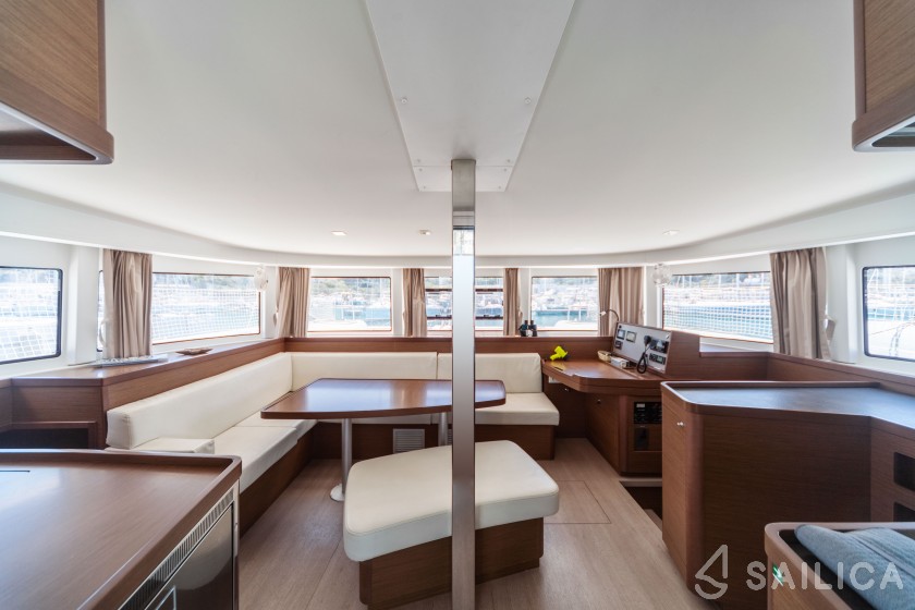 Lagoon 42 - Yacht Charter Sailica