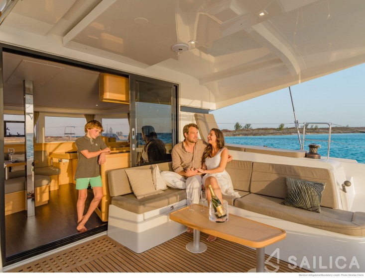 Lagoon 42 - Yacht Charter Sailica