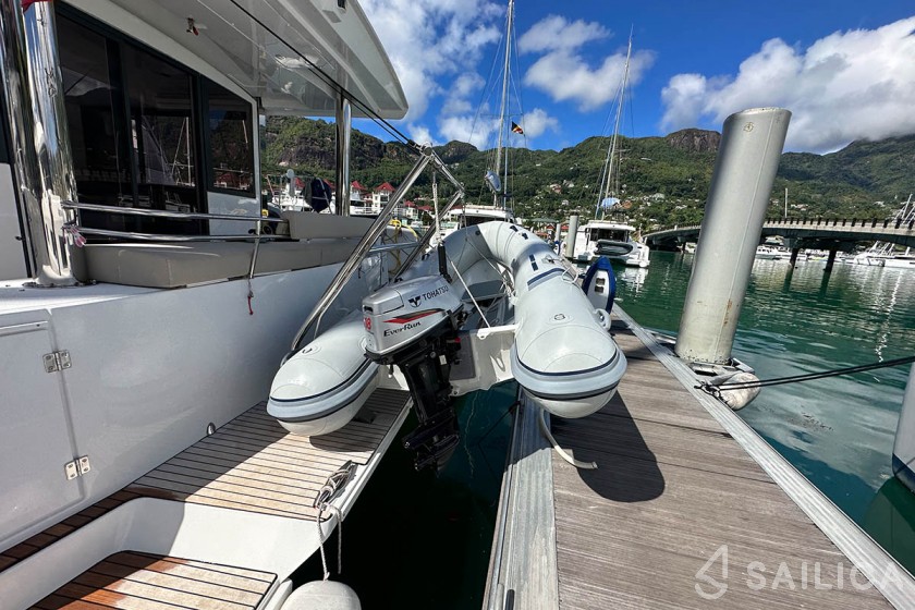 Bali 4.8  - Yacht Charter Sailica