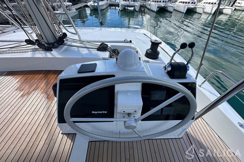 Bali 4.8  - Yacht Charter Sailica