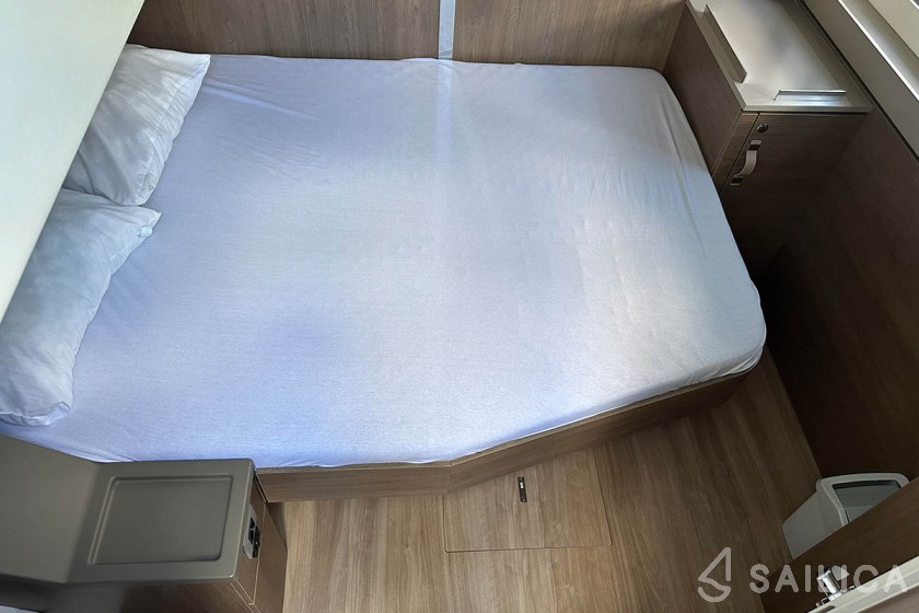 Bali 4.8  - Yacht Charter Sailica