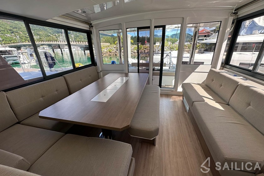 Bali 4.8  - Yacht Charter Sailica