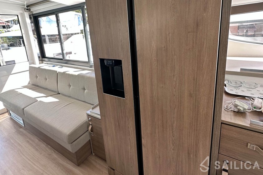 Bali 4.8  - Yacht Charter Sailica