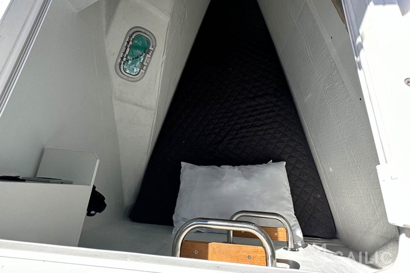 Bali 4.8  - Yacht Charter Sailica