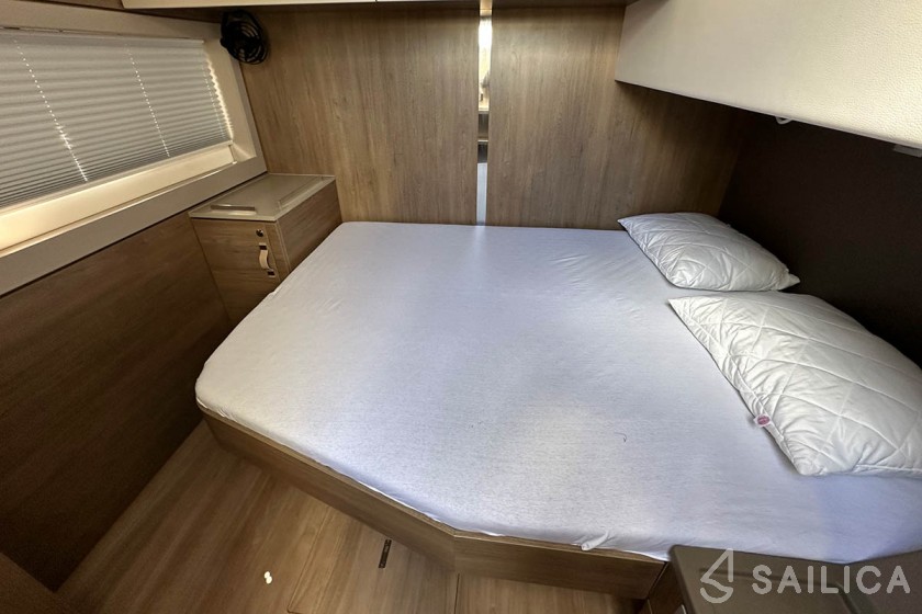 Bali 4.8  - Yacht Charter Sailica