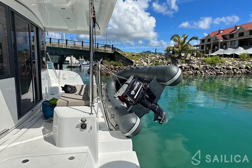 Bali Catspace - Yacht Charter Sailica