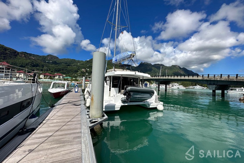 Bali Catspace - Yacht Charter Sailica