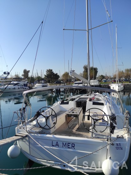 Oceanis 40.1 - Yacht Charter Sailica