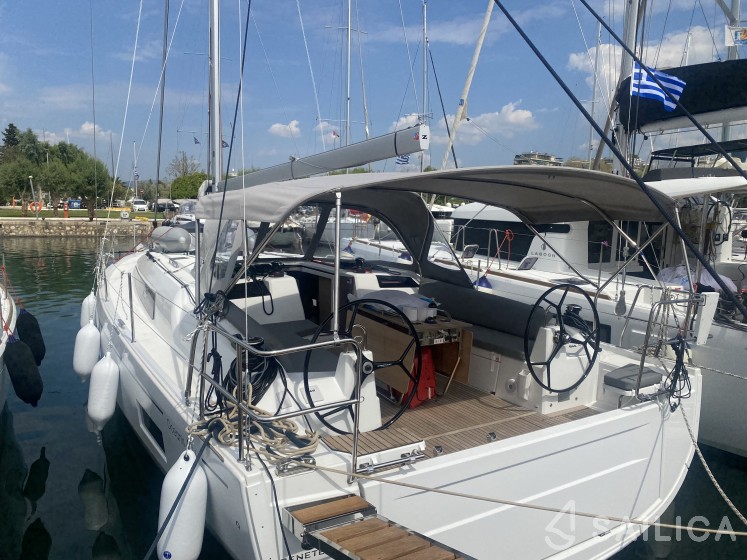 Oceanis 40.1 - Yacht Charter Sailica