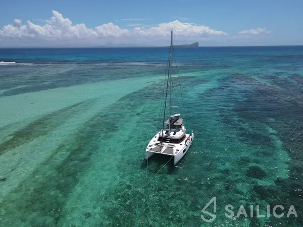 Nautitech 46 Fly - Yacht Charter Sailica