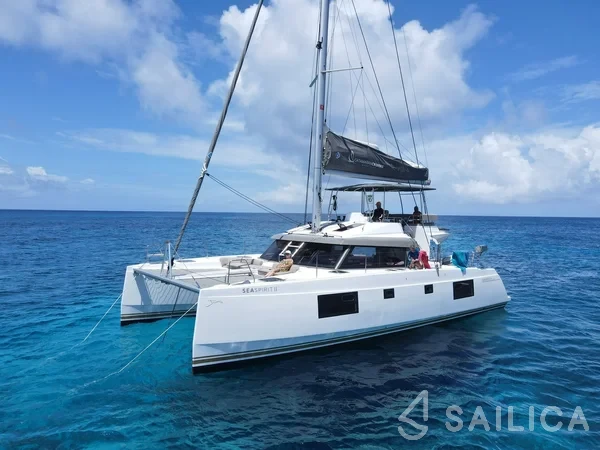 Nautitech 46 Fly - Yacht Charter Sailica