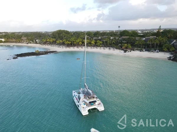 Nautitech 46 Fly - Yacht Charter Sailica